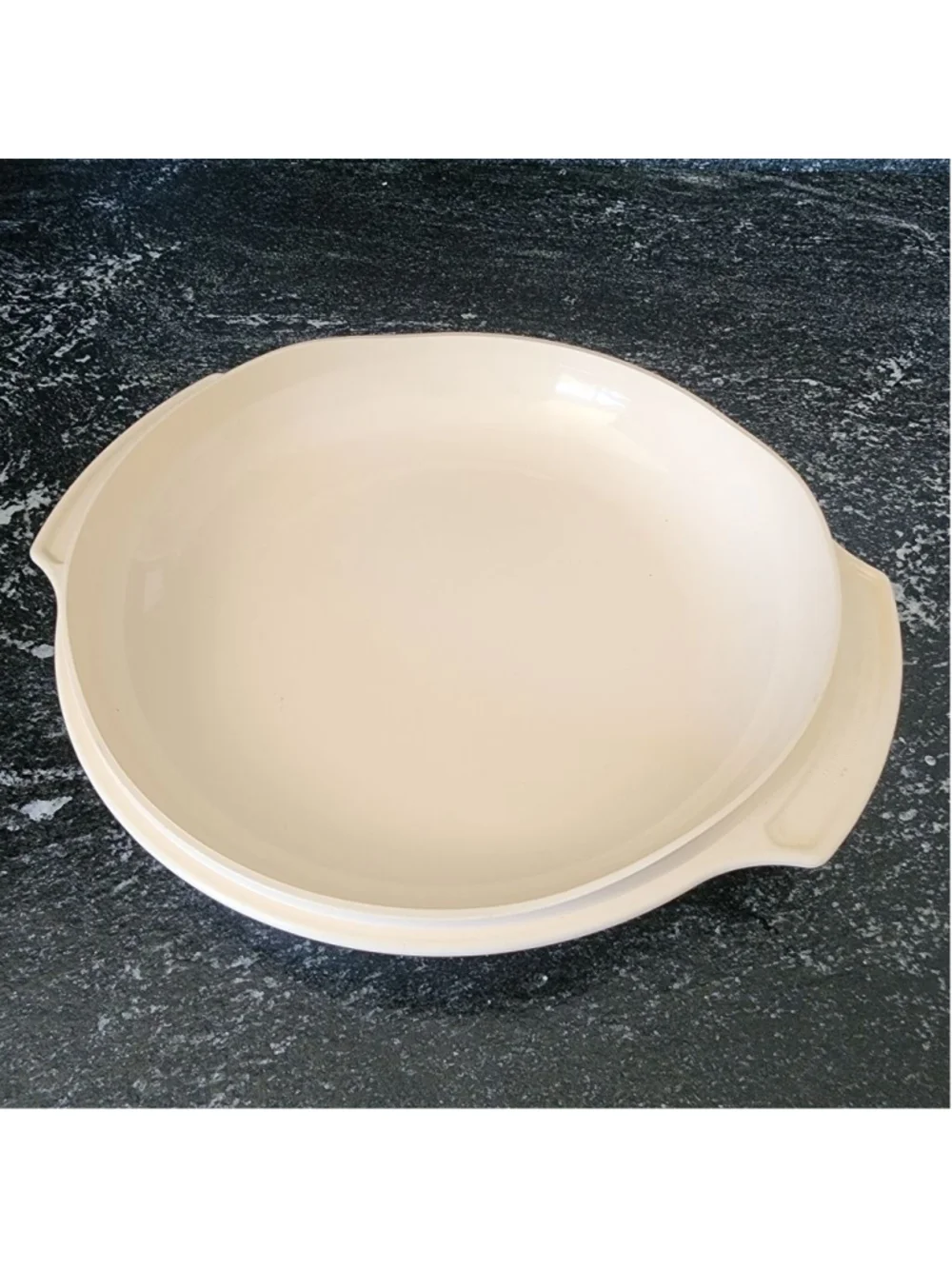 Tupperware Beige Microwave cook Pot  with Lid